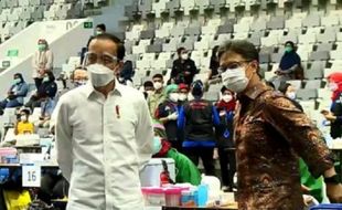 Presiden Jokowi dan Menkes Digugat Gegara Wajibkan Vaksinasi Covid-19