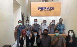 Jadi Tersangka Perusakan dan Penganiayaan, Anggota Peradi Solo Ini Dikawal 30-An Pengacara