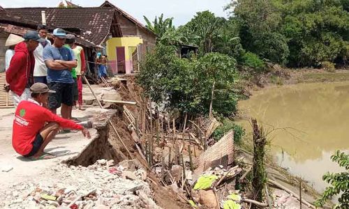 Erosi Kali Mungkung Sragen Makin Parah, Tanah Ambles Hingga 4 Meter