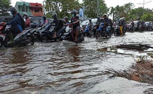 Tips Menjaga Sepeda Motor Menghadapi Kondisi Banjir