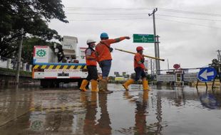 Sempat Dilanda Banjir, PLN Berhasil Pulihkan Listrik di Semarang