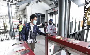 Tinggal Ngetap Aja! Ini Enaknya Pakai Uang Elektronik Saat Naik KRL Solo-Jogja