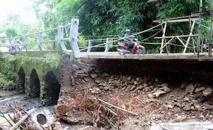 Talut Jembatan di Karangamalang Sragen Hampir Ambrol, Dana Rp15 Juta Disiapkan