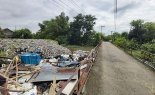 Ih... Jorok! Sampah Dibuang Sembarangan Di Sukoharjo Capai 25 Ton Per Hari