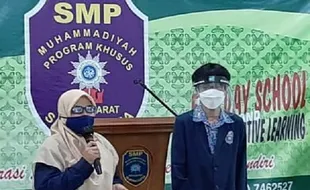 Di SMP Muhammadiyah PK Kottabarat Suhu Tubuh Siswa Selalu Terukur