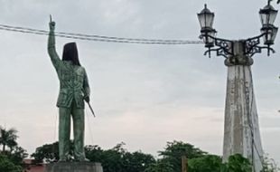 Polder Stasiun Tawang Kini Dihiasi Patung Bung Karno