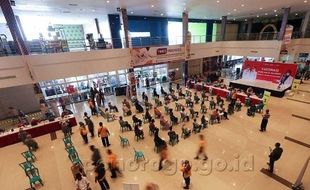 1.400 Orang Lansia Ponorogo Ikuti Vaksinasi Covid-19 di Mal