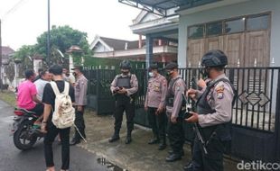 3 Orang Diamankan Saat Penggerebekan Terduga Teroris di Tulungagung