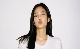 Bak Detektif, Warganet Buktikan Jennie Blackpink di Apartemen V BTS