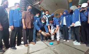 Tolak KLB! Pengurus Partai Demokrat Sragen Malah Potong Bebek, Ini Maknanya