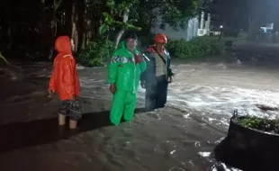 Gara-Gara Saluran Air Tersumbat, Puluhan Rumah di Madiun Kebanjiran