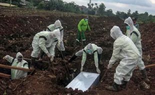 Pemakaman Dengan Prokes Naik 4 Kali Lipat, TPU Di Solo Hampir Overload