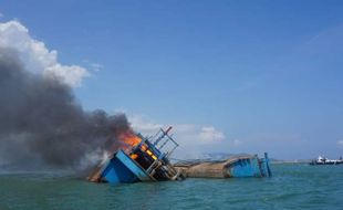 KKP Tenggelamkan 2 Kapal Illegal Fishing, Kali ini Berbendera Malaysia