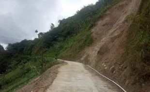 Jalan yang Tertutup Longsor di Karanganyar Kini Sudah Pulih