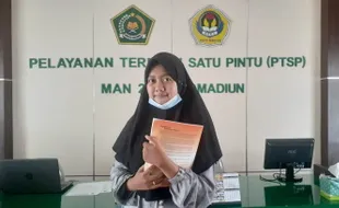 Keren! Anak Petani di Madiun Jadi Mahasiswi Termuda Unair Lewat SNMPTN 2021