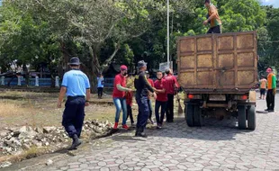 Belasan Napi Rutan Solo Ramai-Ramai Keluar, Ternyata Ini Yang Mereka Dilakukan