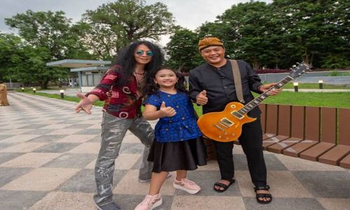 Apik dan Epik, Prisa & John Paul Rilis Single Lestari Alamku