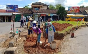 Rawan Kecelakaan, Pulau Jalan Pertigaan Cengkal Wonogiri Diperkecil