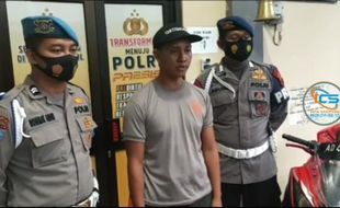 Viral Pengendara Motor Berbaju Polisi Tak Pakai Helm di Sukoharjo, Ternyata...