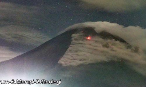 Gunung Merapi Siaga! Video Rombongan ABG Nekat Mendaki ke Pasar Bubrah Viral