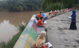 Outdoor Learning, Oase Bagi Siswa Madiun di Tengah Kebosanan Belajar Daring