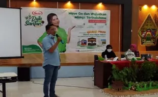 Sasa Iming-Imingi Ibu-Ibu Tembalang Semarang Umrah Gratis