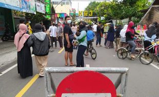 Pasar Sore Kampung Ramadhan Jogokariyan Ramai, Jaga Jarak Terabaikan