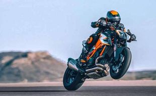 500 KTM 1290 Superduke RR Ludes Terjual dalam 48 Menit