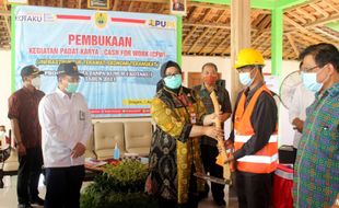 Padat Karya Tunai Digulirkan di 8 Desa Sragen