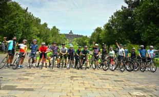 TWC Layani Wisata Gowes Rute Candi Prambanan-Candi Borobudur