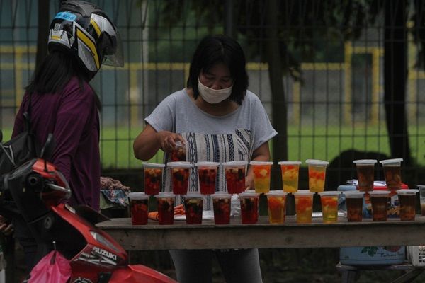 Pedagang Takjil Manahan