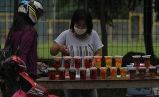 Pedagang Takjil Manahan