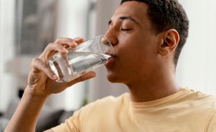 Kenali Potensi Bahaya di Balik Air Minum Isi Ulang, Apa Saja?