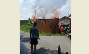 Oven Kayu Milik Perajin Rotan Trangsan Sukoharjo Terbakar