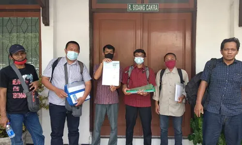 Merasa Dipecat Sepihak, 15 Karyawan Gugat Perusahaan Makanan di Madiun