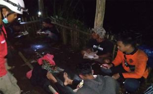 Kaki Kram, Pendaki Asal Demak Digendong Turun dari Gunung Lawu