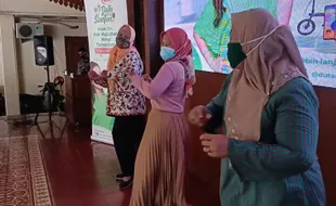 Ger-Geran Sosialisasi Duta Santan Sasa Bersama Ibu-Ibu Kelurahan Jebres Solo