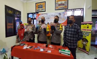 2 Lagi Pengedar Uang Palsu Ditangkap Polsek Colomadu Karanganyar