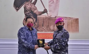 Menko Airlangga Apresiasi Dedikasi TNI Dalam Penanganan Covid-19