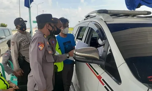 400 Pemudik Diperiksa di Exit Tol Ngawi, Ternyata Ada 2 Pemudik Positif