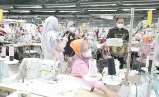 Gelombang PHK Industri Tekstil Terus Bertambah, 79.316 Orang Jadi Pengangguran