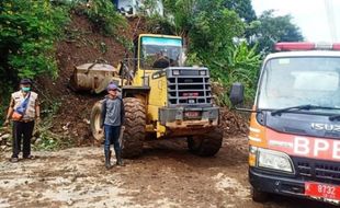 Tanggul Sungai Piji Kudus Jebol Setelah Hujan Deras