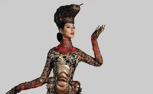 Ayu Maulida Kenakan Kostum Komodo di Panggung Miss Universe