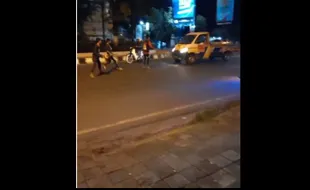 Heboh Video 3 Remaja Berlarian Adang Mobil di Jalan Raya Solo Baru Sukoharjo, Ini Kata Polisi