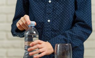 Kemenperin: Botol AMDK Wajib Gunakan Minimal 1 Persen Bahan Daur Ulang