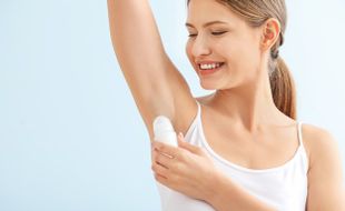 Sudah Pakai Deodoran, Kok Bau Badan Masih Tak Sedap?