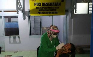 Ratusan Kendaraan Disetop di Pos Penyekatan Selogiri Wonogiri, Pengendara Dites Antigen