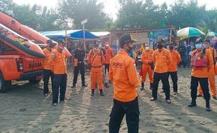 Terseret Ombak di Pantai Sodong, Siswi SD Cilacap Ditemukan di Pantai Srandil