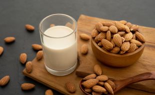 Ini Manfaat Susu Almond untuk Kecantikan