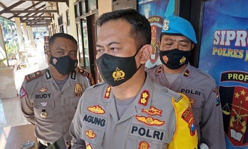 Tegas! Perwira Polisi di Jombang yang Viral Terima Pungli Dicopot